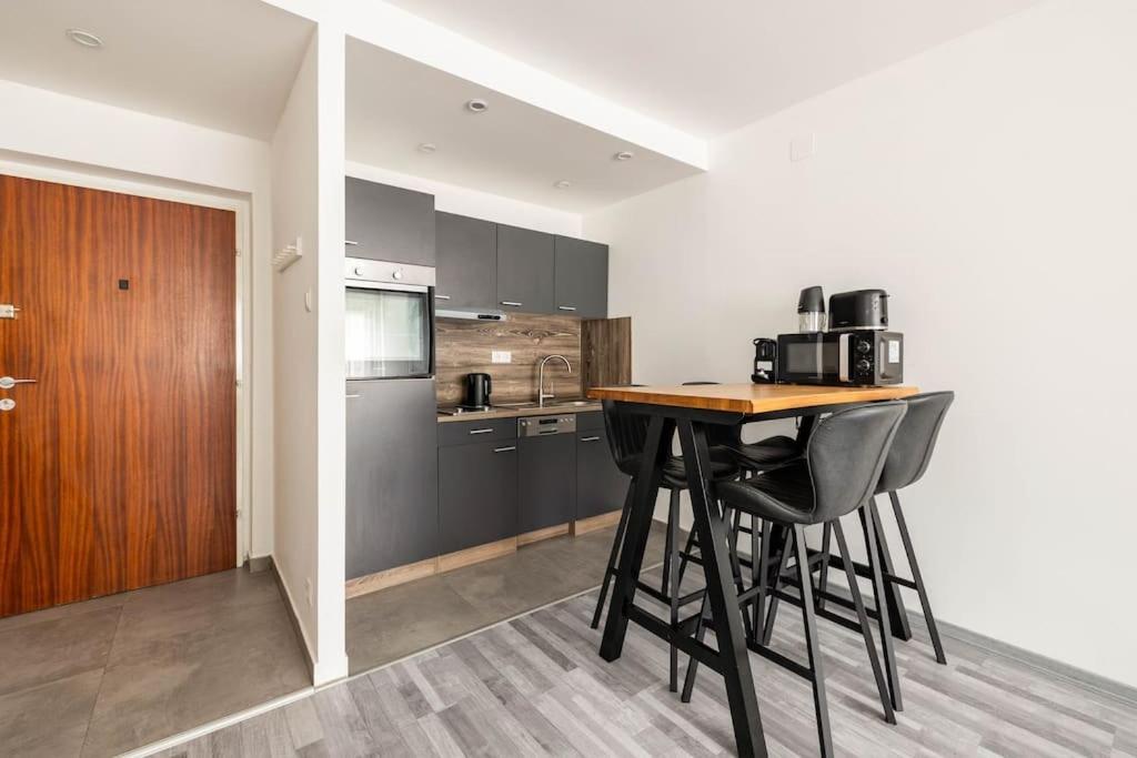 Cozy Renovated Apartment Close To Schoenbrunn Palace Viena Exterior foto