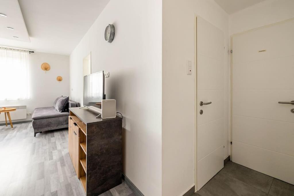 Cozy Renovated Apartment Close To Schoenbrunn Palace Viena Exterior foto