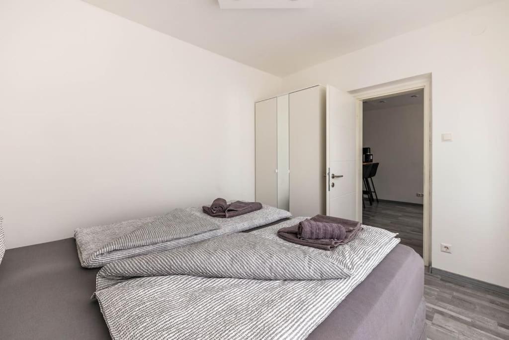 Cozy Renovated Apartment Close To Schoenbrunn Palace Viena Exterior foto