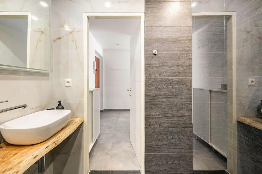 Cozy Renovated Apartment Close To Schoenbrunn Palace Viena Exterior foto