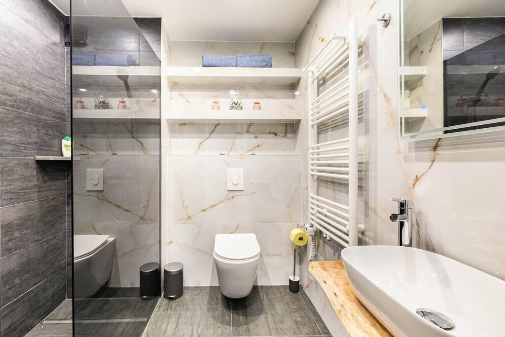 Cozy Renovated Apartment Close To Schoenbrunn Palace Viena Exterior foto